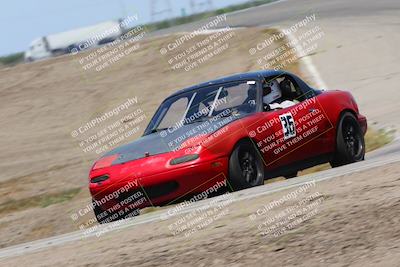 media/Apr-30-2022-CalClub SCCA (Sat) [[98b58ad398]]/Group 1/Race (Grapevine)/